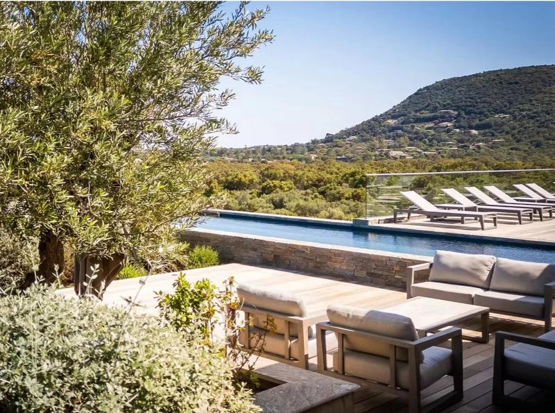 Villa - 249 m² - 7 pièces