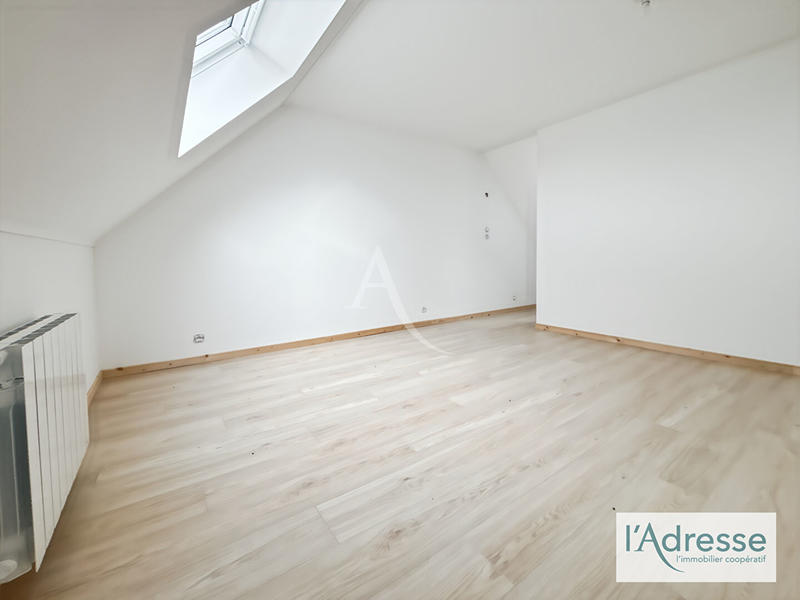 Maison - 215 m² - 7 pièces