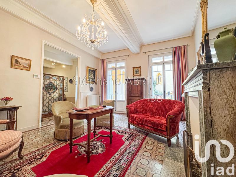 Maison - 297 m² - 9 pièces