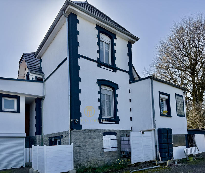 Maison - 206 m² - 9 pièces