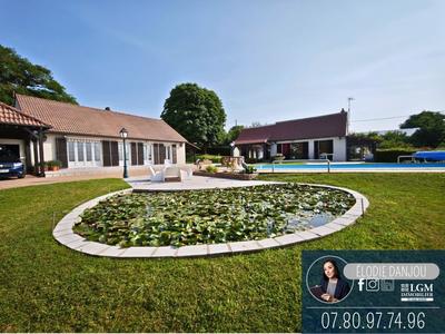 Maison - 160 m² - 5 pièces