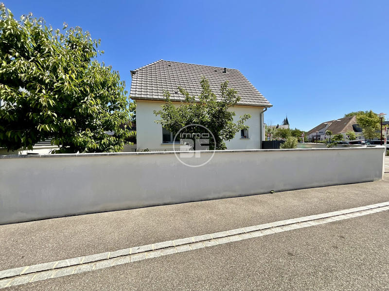 Maison traditionnelle - 94 m² - 5 pièces
