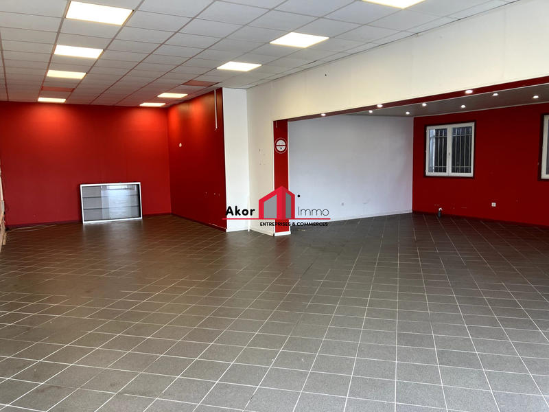 Local commercial - 153 m² - 2 pièces