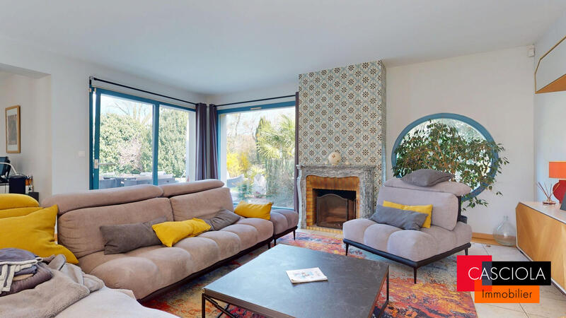 Maison - 185 m² - 8 pièces