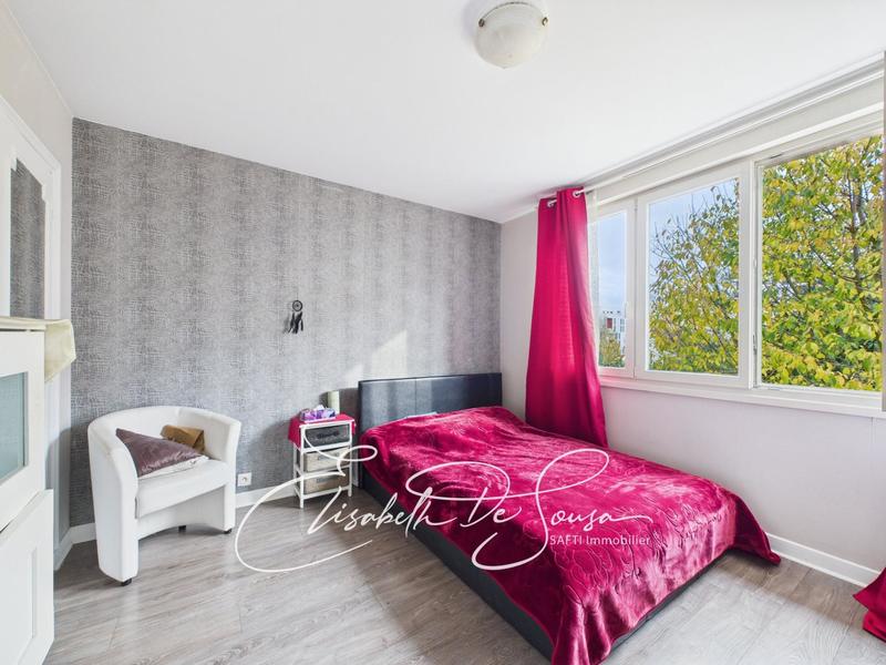 Maison - 210 m² - 8 pièces