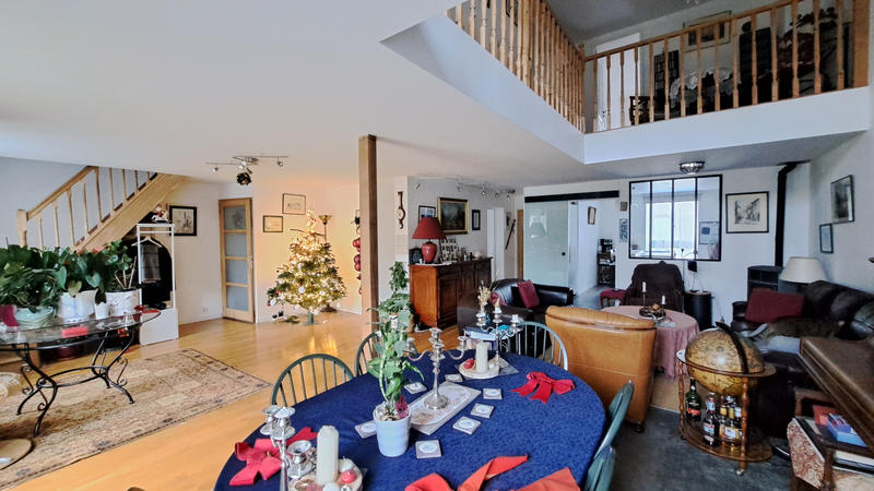 Maison - 217 m² - 7 pièces