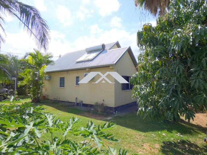 Maison traditionnelle - 94 m² - 4 pièces