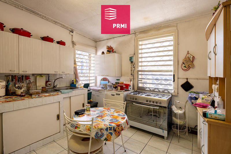 Local commercial - 143 m² - 6 pièces