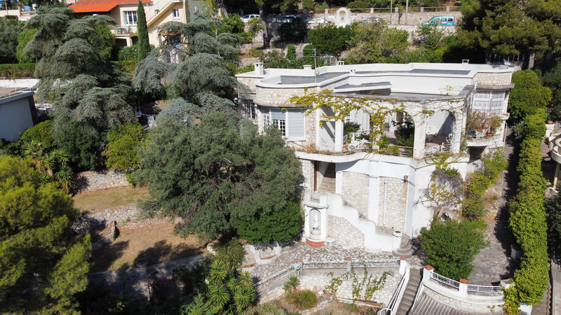 Maison - 244 m² - 8 pièces