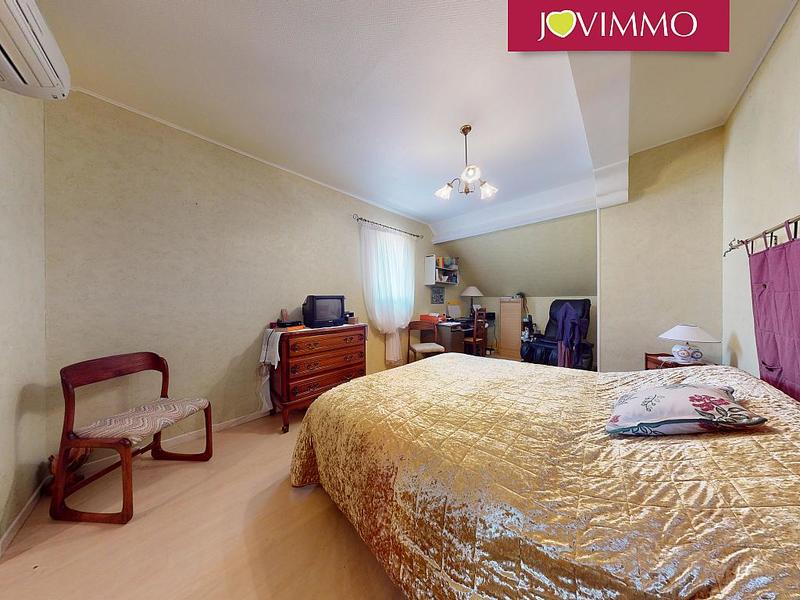 Maison - 260 m² - 9 pièces