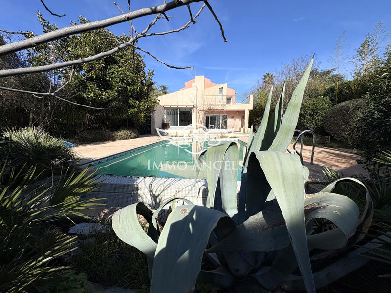 Maison - 209 m² - 6 pièces