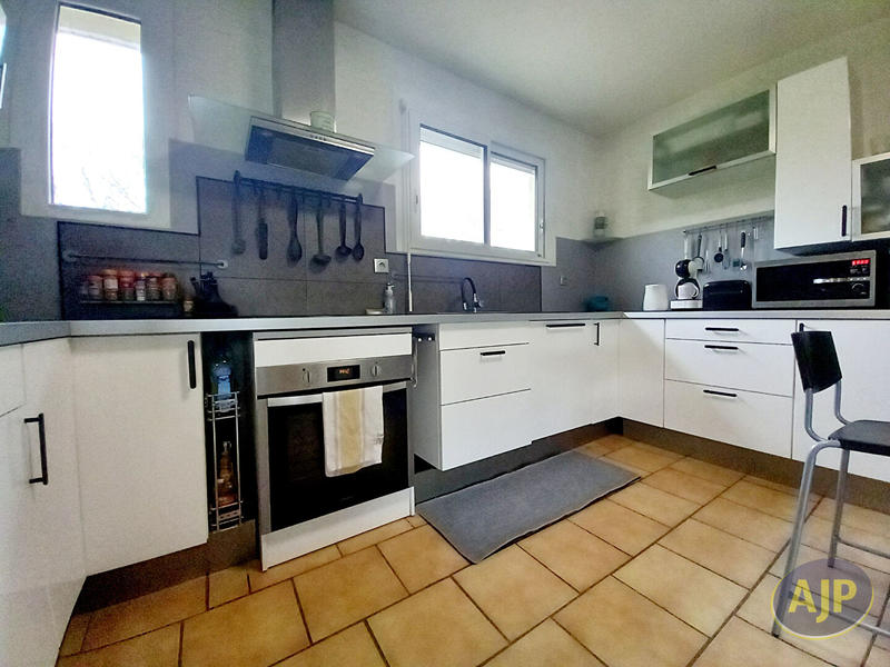 Maison - 175 m² - 8 pièces