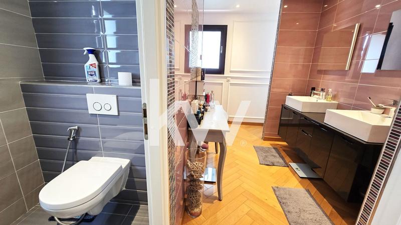 Maison d'architecte - 446 m² - 9 pièces