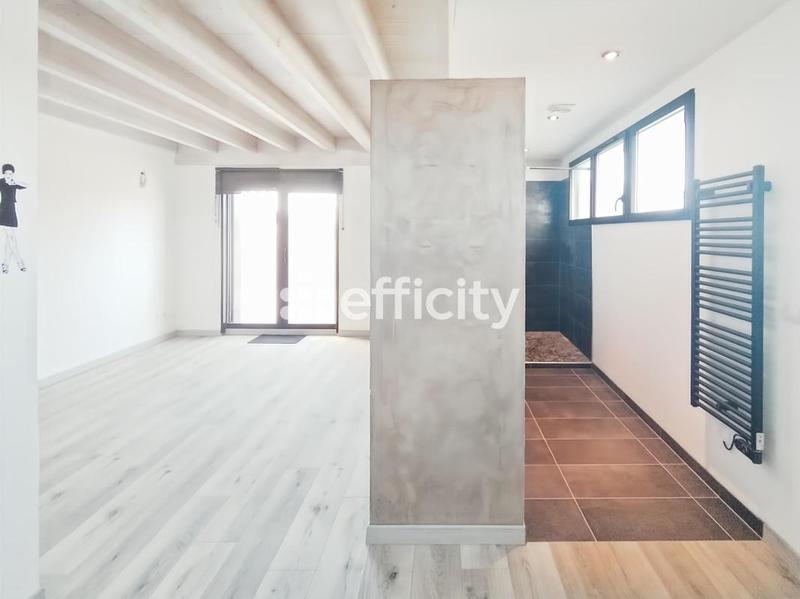 Appartement - 214 m² - 6 pièces