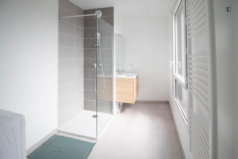 Chambre - 11 m² - 5 pièces