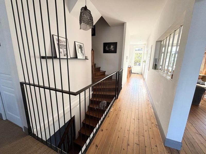 Maison de maîtres - 330 m² - 9 pièces