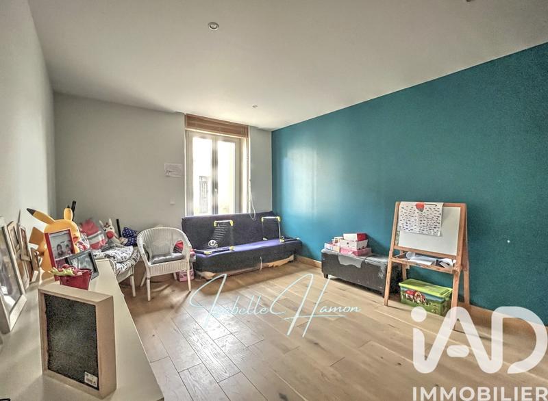 Maison - 212 m² - 9 pièces