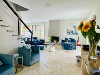 Maison - 196 m² - 8 pièces