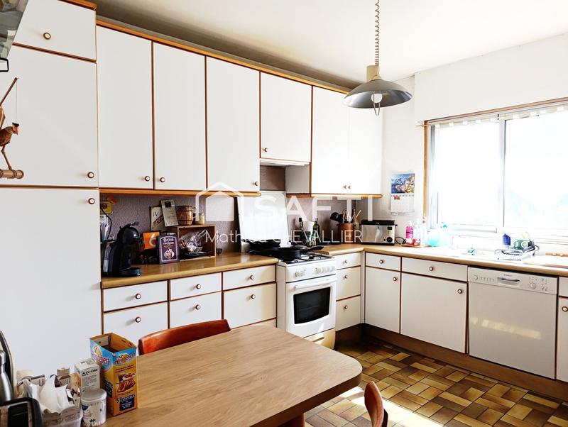 Maison - 195 m² - 10 pièces