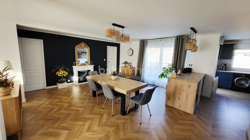 Appartement - 96 m² - 5 pièces