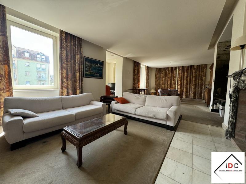 Appartement - 155 m² - 5 pièces