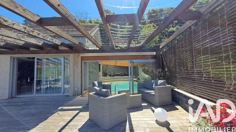 Maison - 160 m² - 6 pièces