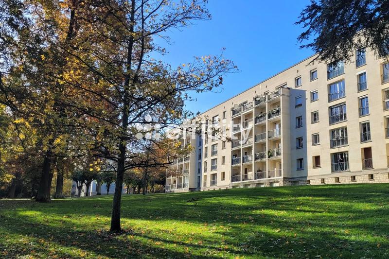 Appartement - 92 m² - 5 pièces