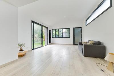 Maison - 180 m² - 8 pièces