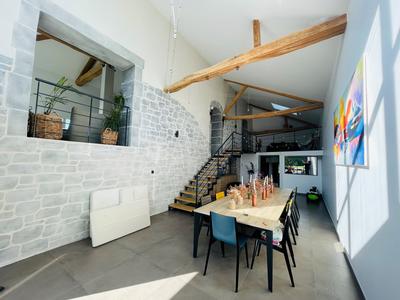 Maison - 436 m² - 11 pièces