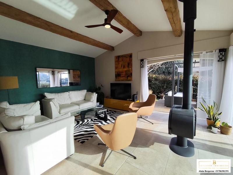 Villa - 196 m² - 5 pièces