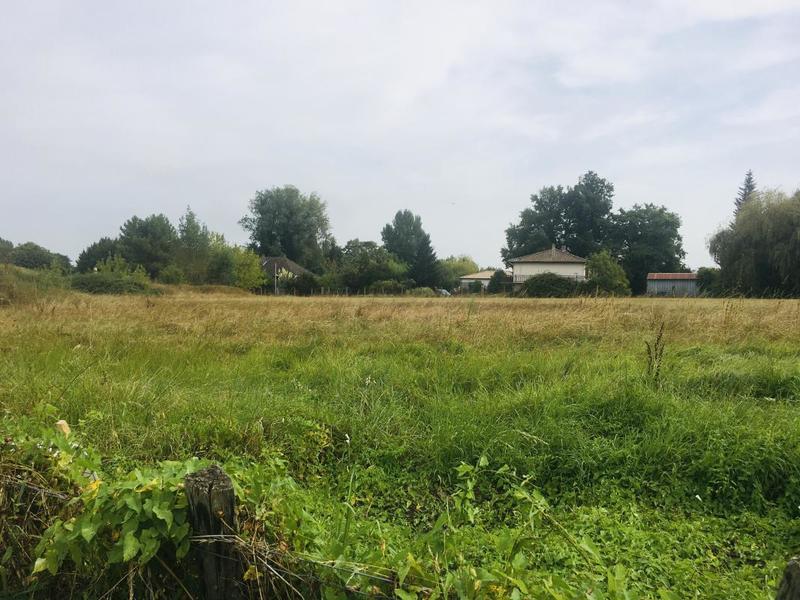 Terrain constructible - 697 m²