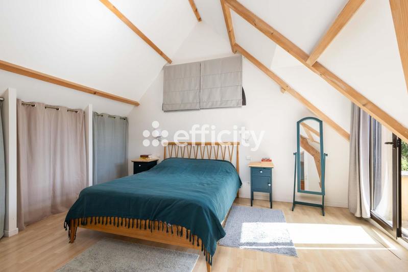 Demeure - 200 m² - 7 pièces