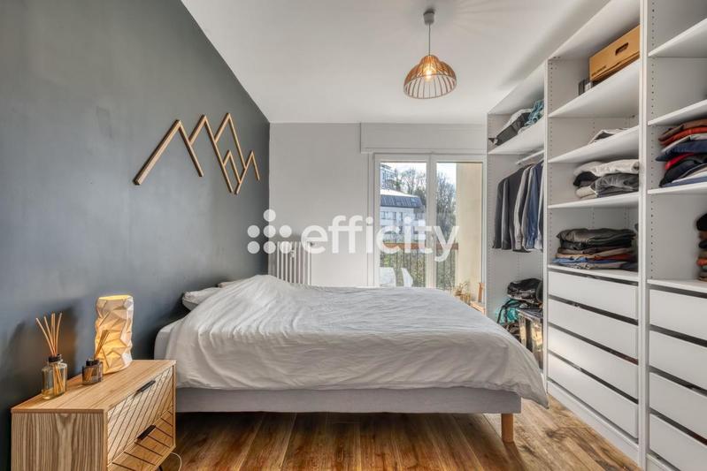 Appartement - 92 m² - 4 pièces