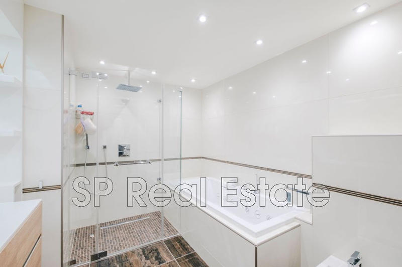 Appartement - 200 m² - 4 pièces