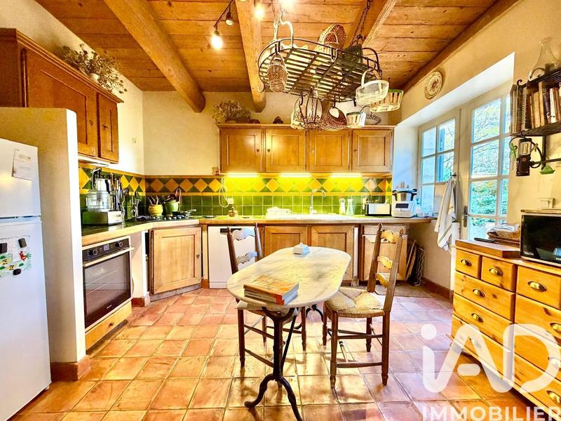 Maison - 290 m² - 9 pièces