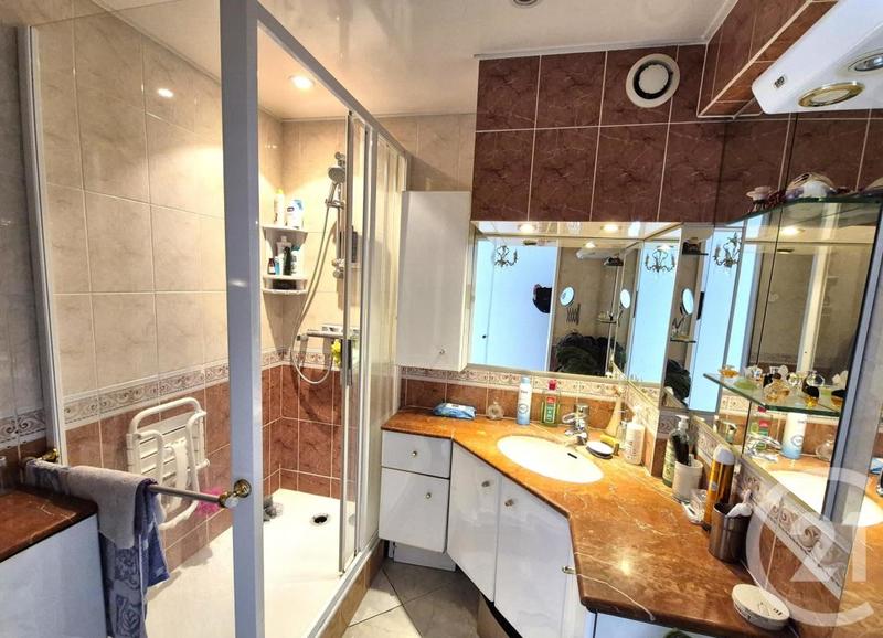 Appartement - 80 m² - 3 pièces