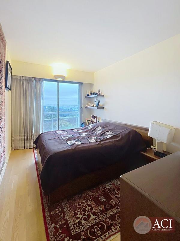 Appartement - 99 m² - 5 pièces