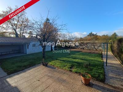 Maison traditionnelle - 95 m² - 5 pièces