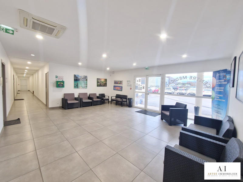 Local d'activités - 125 m² - 4 pièces