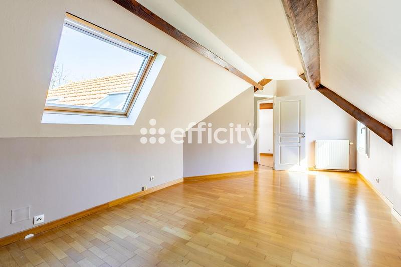 Maison - 155 m² - 6 pièces