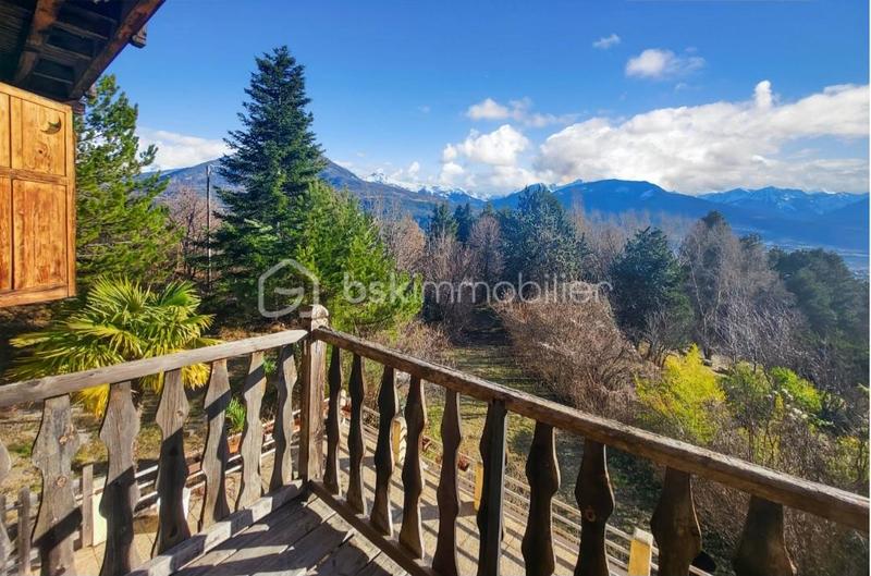 Propriété - 900 m² - 40 pièces