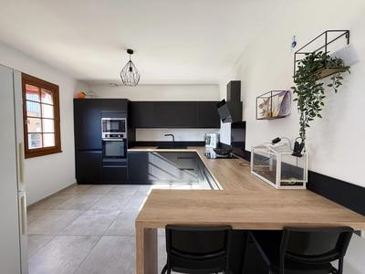 Maison - 95 m² - 4 pièces