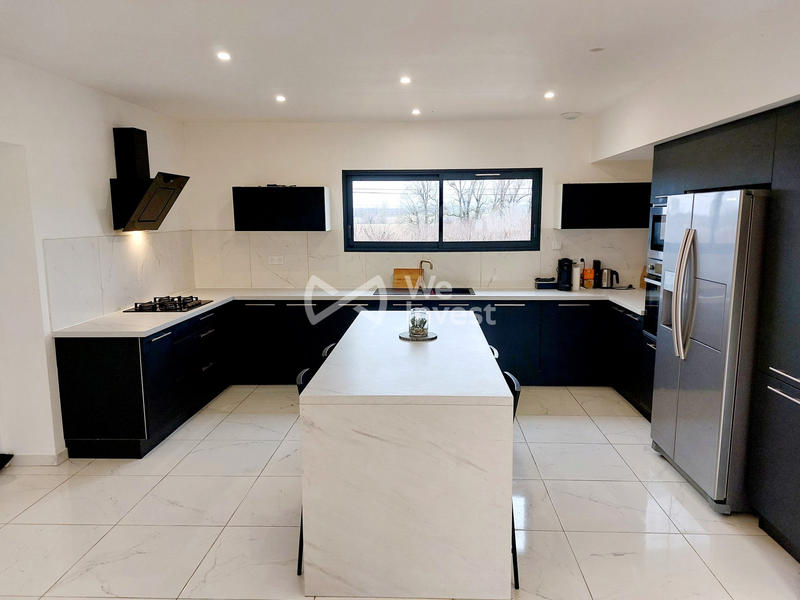 Maison traditionnelle - 145 m² - 5 pièces