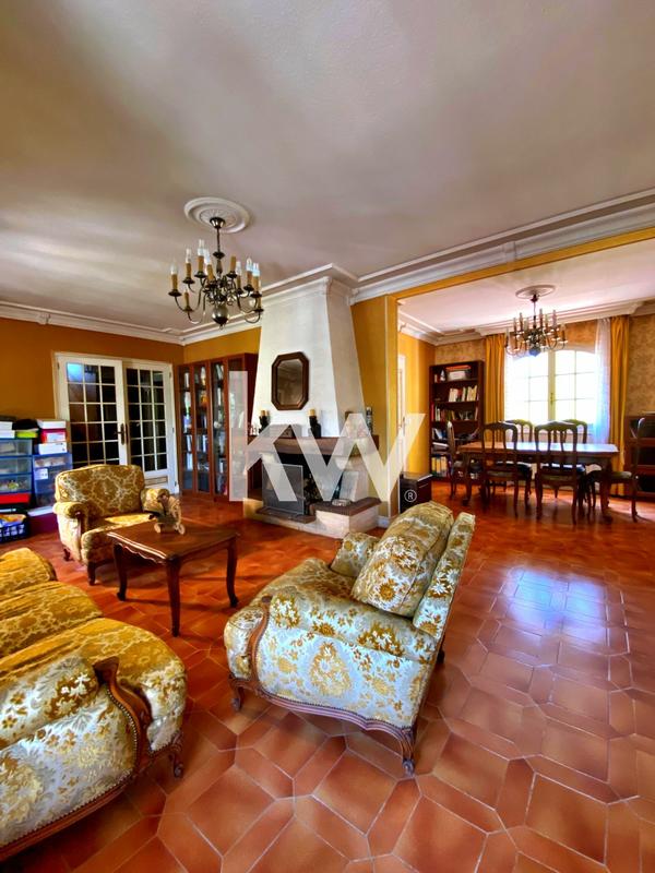 Maison - 170 m² - 8 pièces