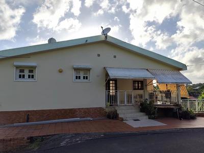 Maison - 255 m² - 7 pièces