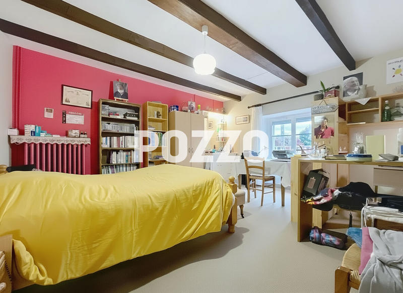 Maison - 180 m² - 9 pièces