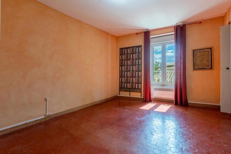 Maison - 216 m² - 6 pièces