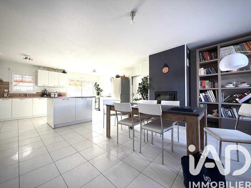 Maison - 121 m² - 6 pièces