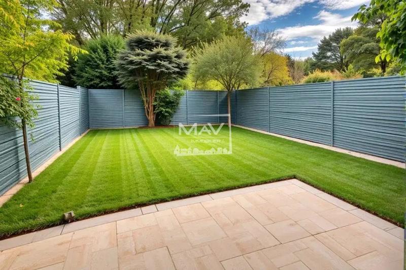 Maison - 210 m² - 8 pièces