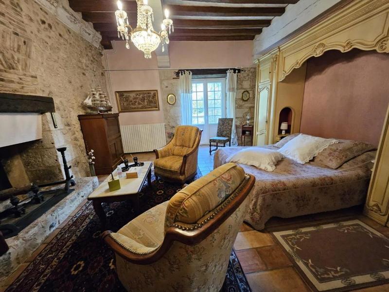 Maison - 350 m² - 10 pièces